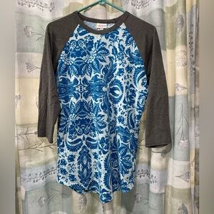 LuLaRoe Randy baseball shirt. Size small.